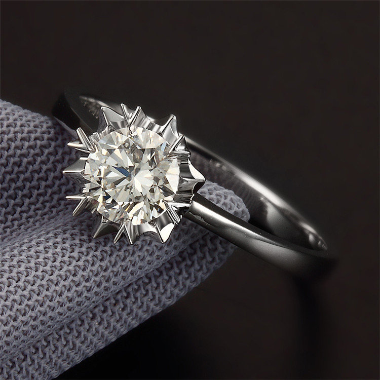 VAN CLEEF & ARPELS Alhambra 戒指 红玉髓 2019